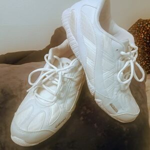 NWT - Kaepa SZ 9.5 Women's White Cheerleading & Dance Athletic Shoes
